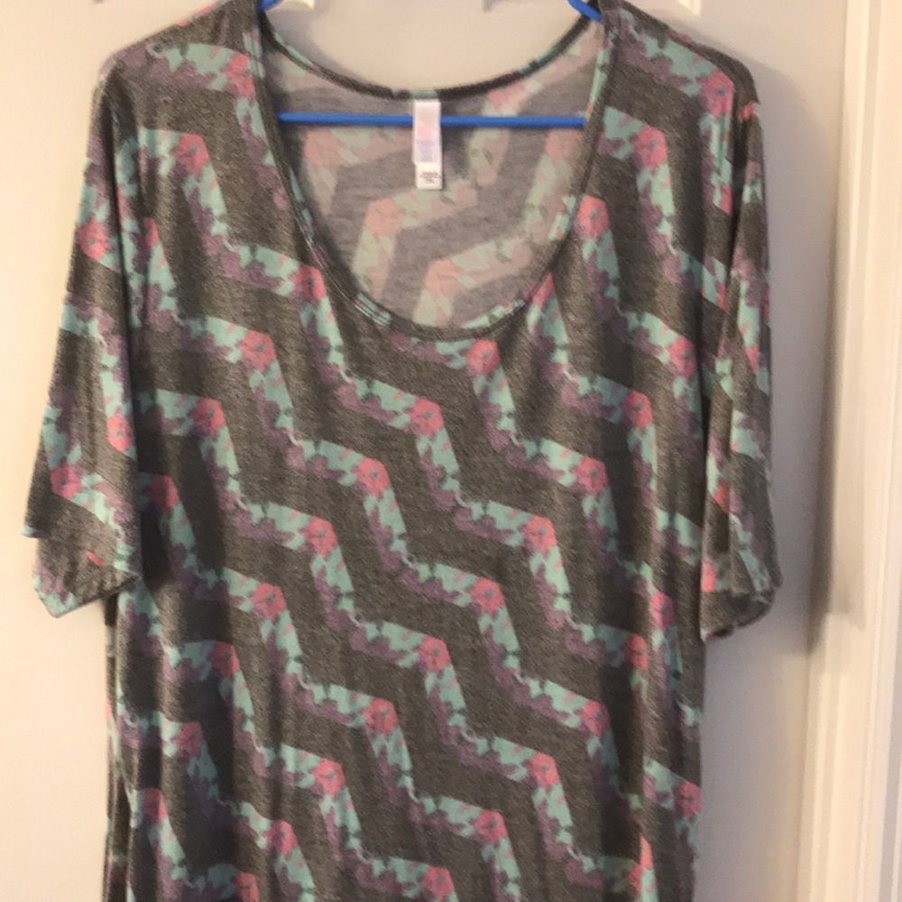 2X Perfect T. Slinky material. Washed, never worn